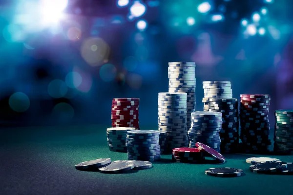 Live Sic Bo Dadu table with three dice and betting layout on login eurotogel